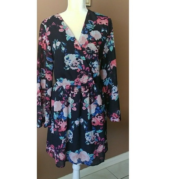 Xhilaration Dresses & Skirts - ➕ Beautiful Floral Long Sleeve Dress